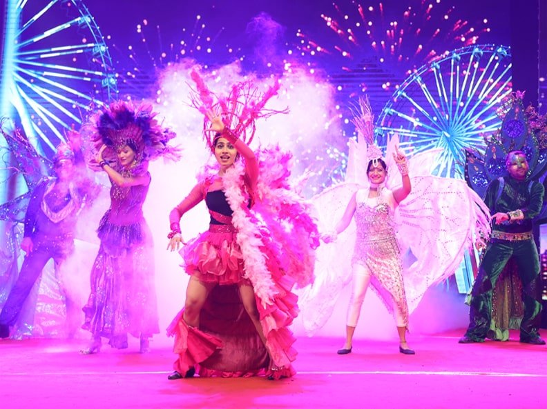 Stage_Bolly wood-min