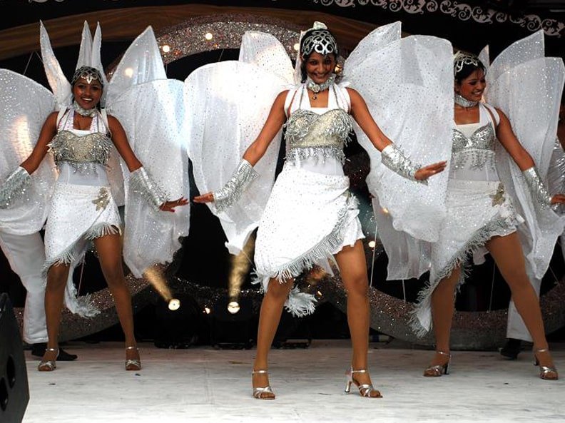 Stage_Contemporary-min